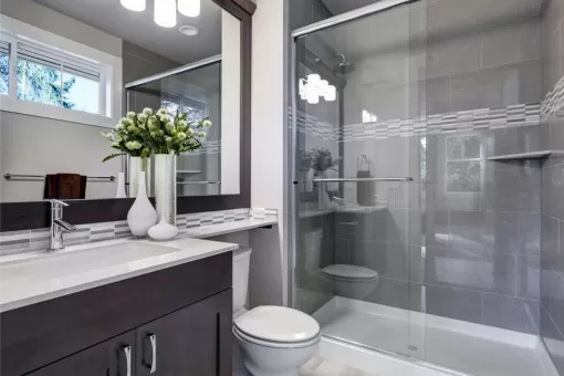 Remplacement d'une baignoire par un receveur de douche par entreprise de plomberie et chauffage à Saint-Maximin, Pontcharra, V2Z