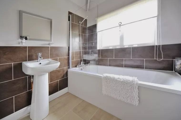 Fourniture et installation de sanitaires par un plombier à Chambéry, Pontcharra, V2Z